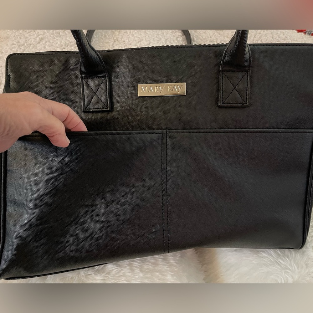 This is a brand new Mary Kay cosmetic bag. Very large. 100% waterproof.